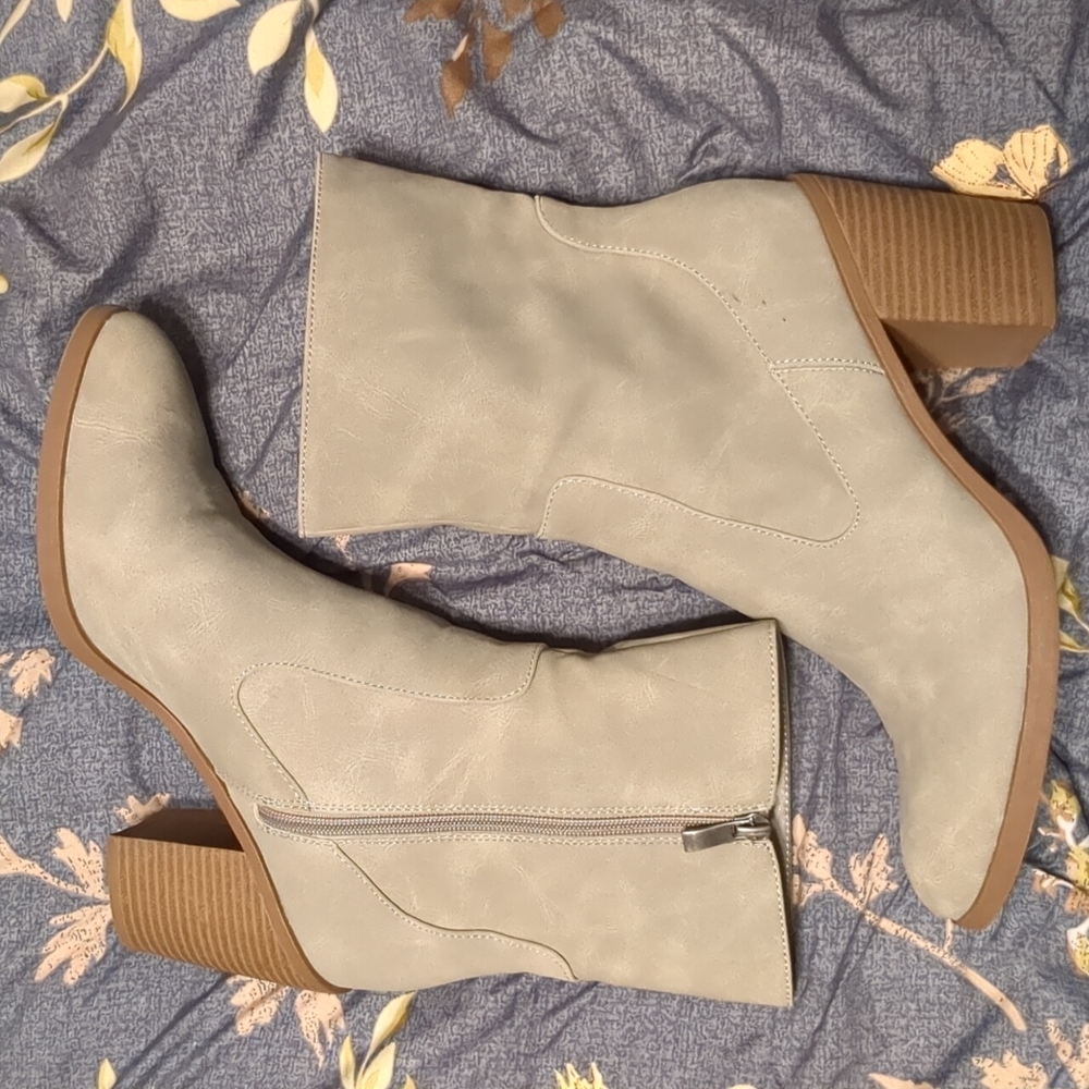 Maurices Gray Mid Rise Boots